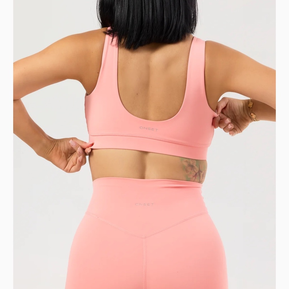 NWOT Onset Brand Signature Scoop Pink Sports Bra Size XSmall